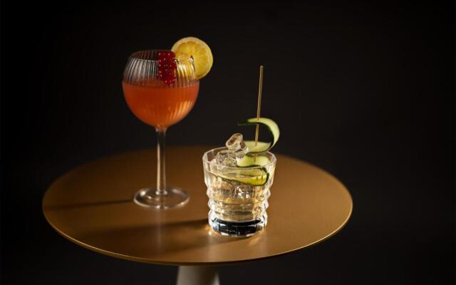 Bloom Hotel & Bar