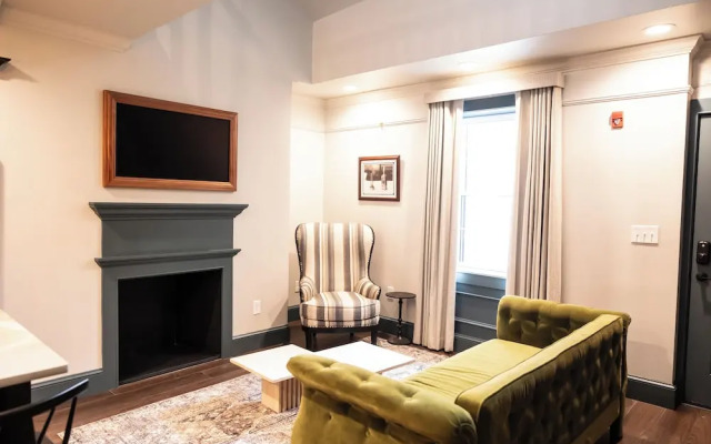 The Gas Lamp Hotel - 3BR Suite -Edison