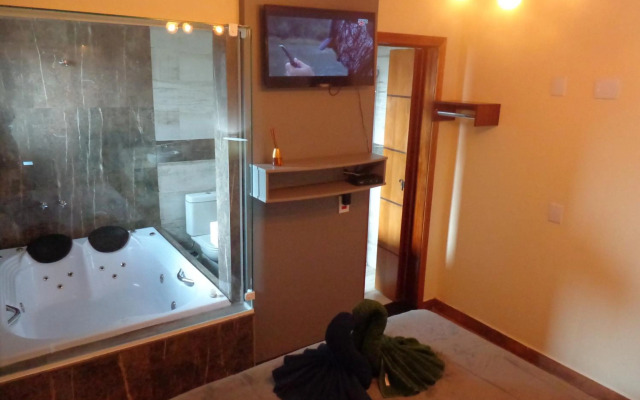 Monte Verde Inn Suítes com Hidromassagem dupla