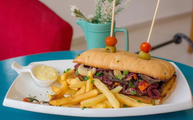 De la Trinidad Hotel