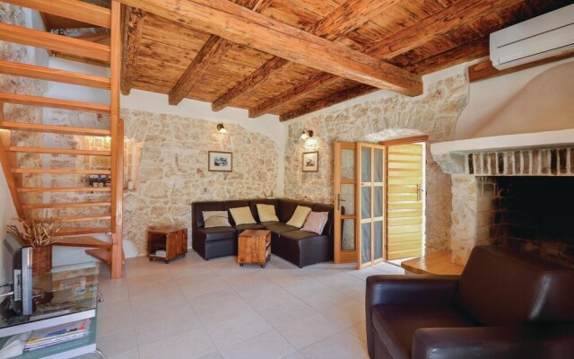 Beautiful Home in Banjole With Wifi and 3 Bedrooms
