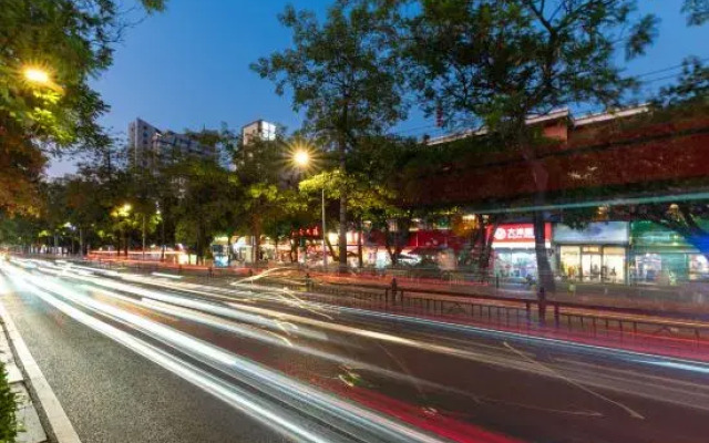 Local Hotels (Guangzhou Jiangnanxi Changgang Road Metro Station)