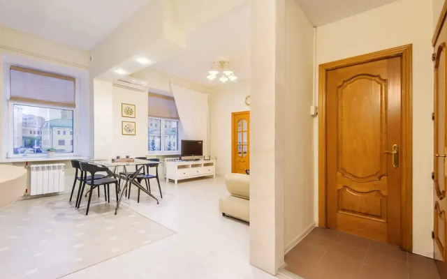 GM Apartment Smolenskaya-Sennaya 27