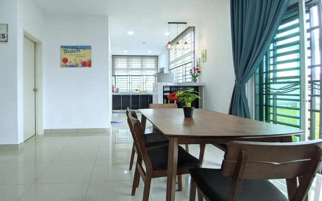 Desaru Comfy Home with Netflix Near Beach, Waterpark & BBQ