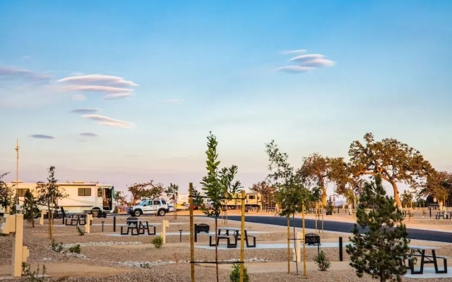 Cava Robles RV Resort