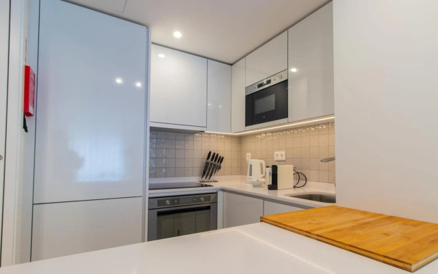 Stunning Apartment w/ Free Parking by LovelyStay