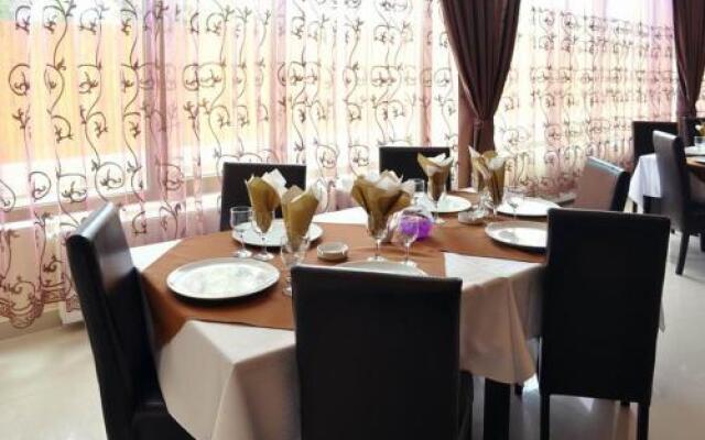 Pusca Si Cureaua Lata