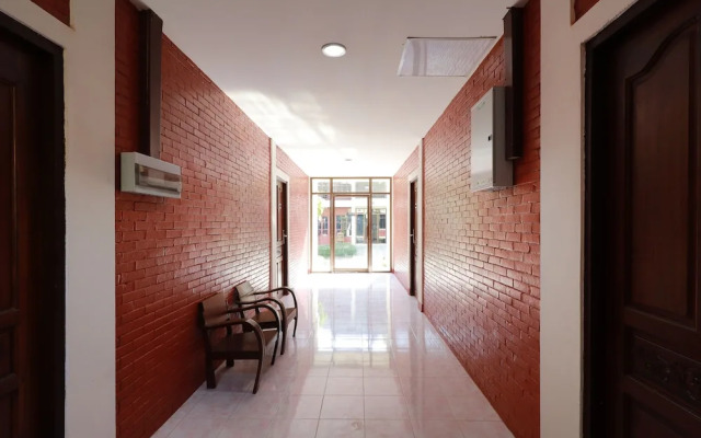 Tong House Resort By OYO