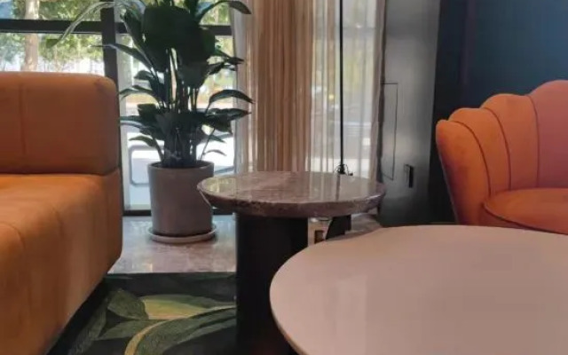 Orange Hotel (Beijing Tongzhou Global North Canal Hotel)