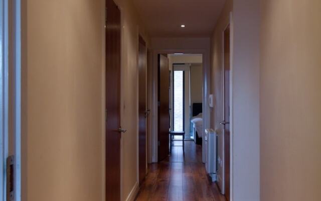 Ivy/Albion Apartments