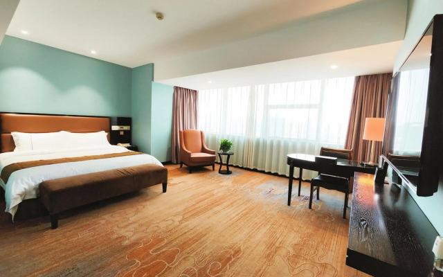 Skyline Plaza Hotel