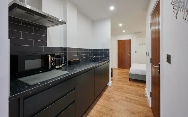 Host Stay Deluxe Studio for Two Sevenstay Apartments