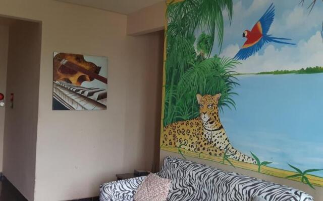 Apto 1,5 km do Shop. Manauara