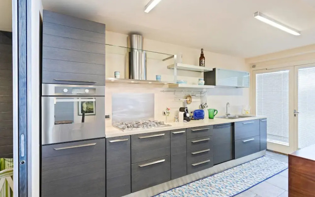 Penelope Seaview Apartment