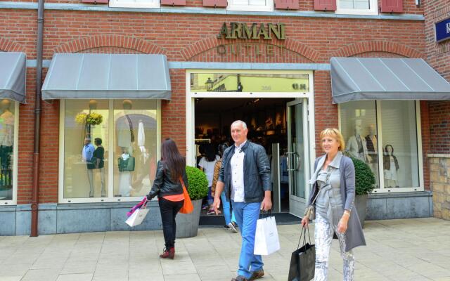 Wellness House With Solarium, in Water Area