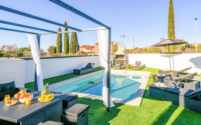 Stunning Home in Pula With Wifi and 7 Bedrooms