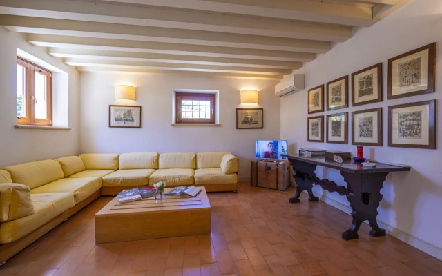 Villa Faccioli Oleandro With Shared Pool