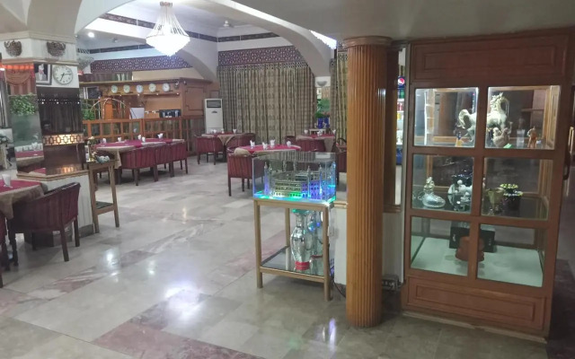 Hotel De Mall