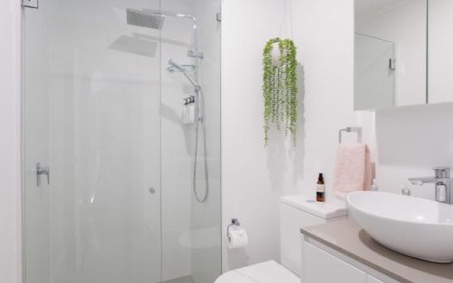 68 'Bay Parklands' , 2 Gowrie Ave - Aircon, Pool, Tennis Court, Communal Spa – Bathroom – Nelson Bay