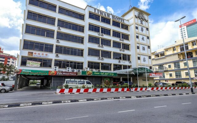 OYO 11342 Liwah Hotel