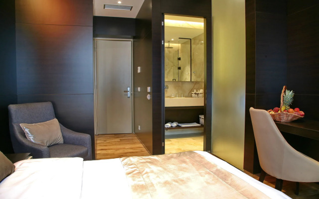 Maccani Luxury Suites