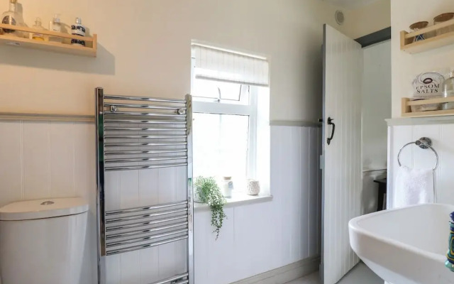 Periwinkle Cottage