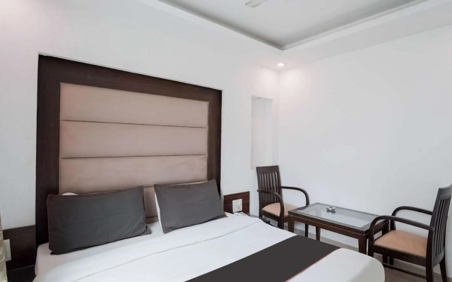 Oyo 79847 Collection O Hotel LS