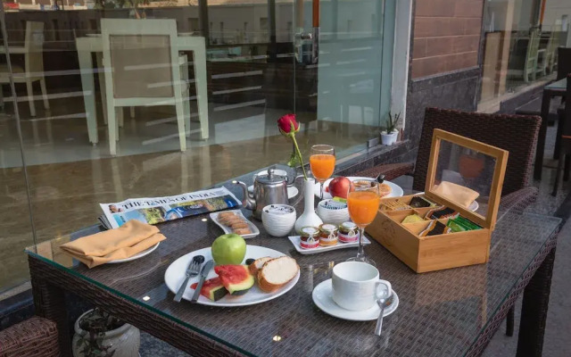 Emblem Hotel Sector 14 Gurgaon