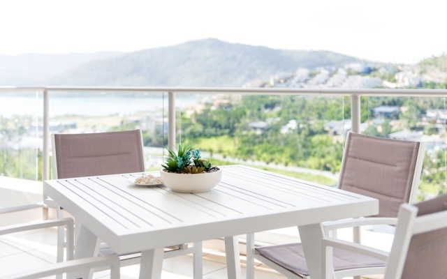 Serenity Views – Balcony – Airlie Beach