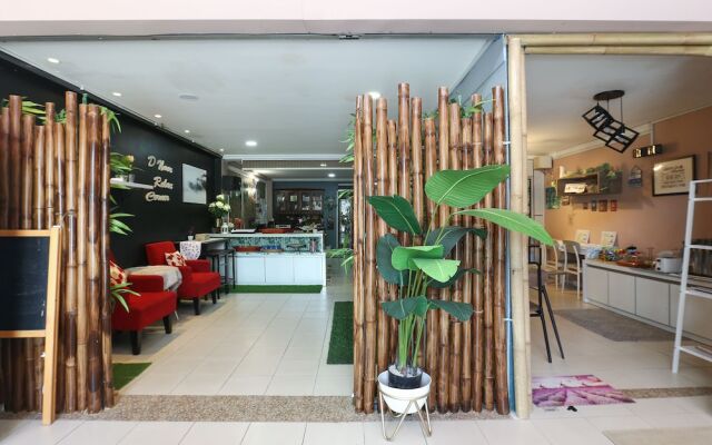 SPOT ON 89796 D'noor Budget Inn