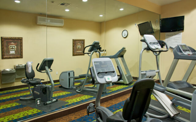 Holiday Inn Express & Suites Galveston West-Seawall