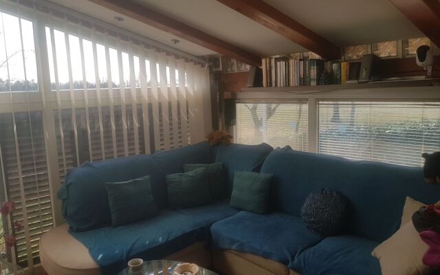 Lovely 2-bed House in Klarici Close to Pula