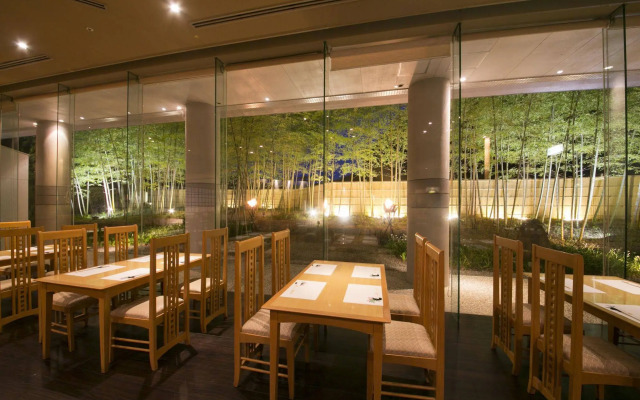 Aoyama Garden Resort Rosa Blanca