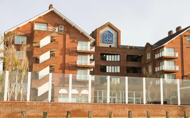 Hotel Reviens