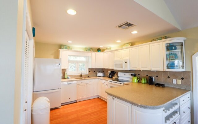 Spacious Ocean View Home w/ New Furniture, Huge Deck, & Wifi