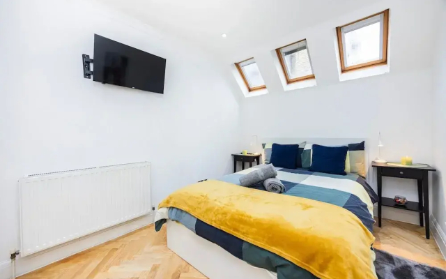 2 Bedroom Charming Family Apartment