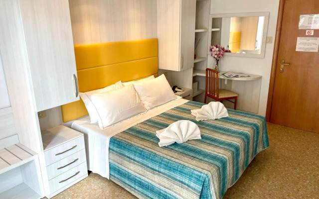 Hotel Crystal