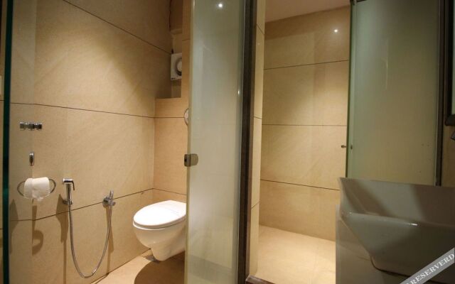 OYO 8084 Hotel Kingston