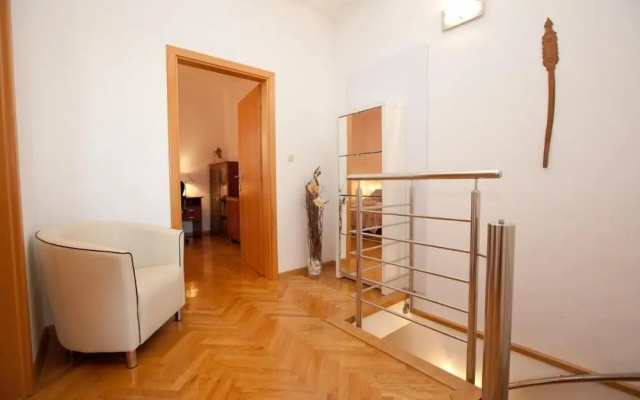 Spacious Apartment Milly With Pool