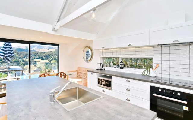 Akaroa Harbour View - Christchurch Holiday Homes