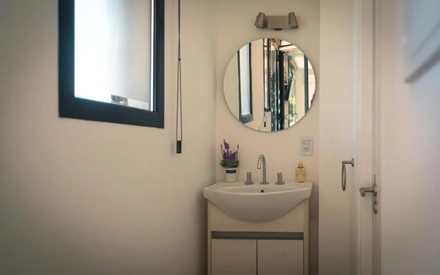 Lodwine Lodge Apartments