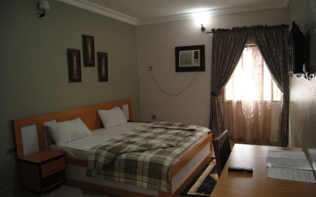 De Royal Legacy Hotel and Suites