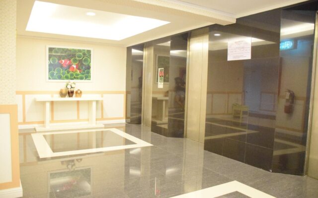 Bay Hotel Srinakarin