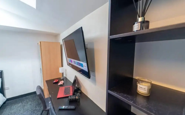 1 Bedroom Studio Near the City