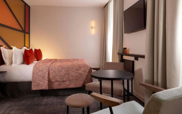 Le 12 Hotel