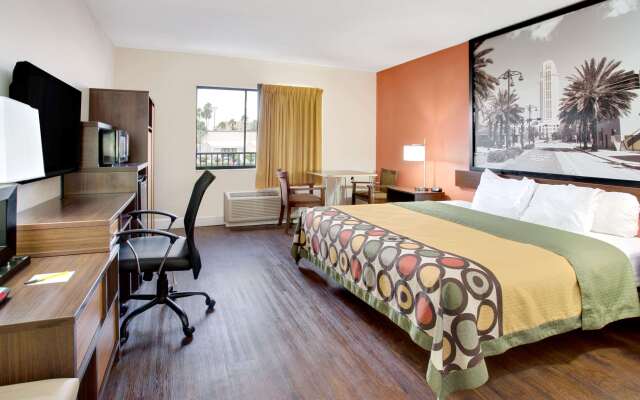 Super 8 by Wyndham Orlando International Drive