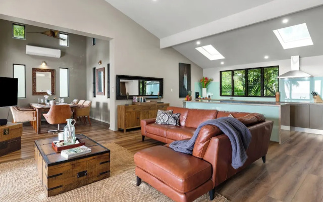 Oceans Edge Beach House At Oak Beach