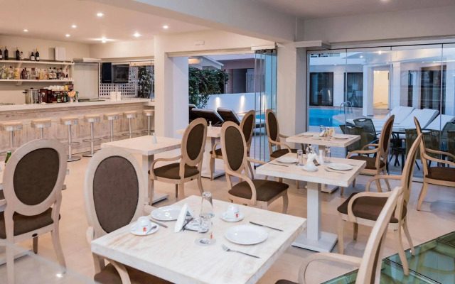 Artemis Hotel Apartments