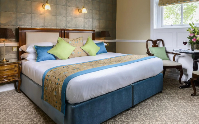 Dingle Benners Hotel