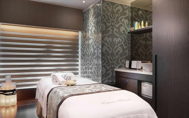 Humble House Hotel Taipei, Curio Collection by Hilton